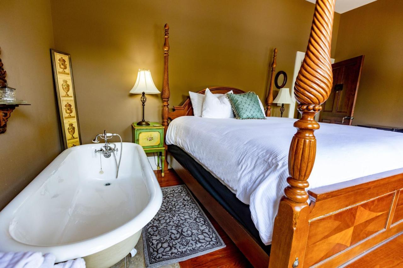 Southern Charm In The Camellia Rose Inn Gainesville Exterior foto